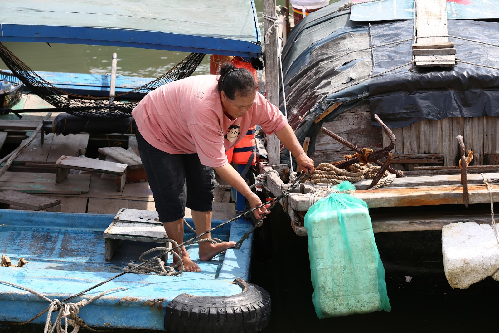 Ngư dân thiệt hại rất nặng sau khi bão đến, làm ảnh hưởng rất nhiều đến kinh tế của người dân 